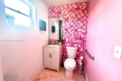 Immobilier commercial à vendre à Miami, Floride № 1969396 - photo 12