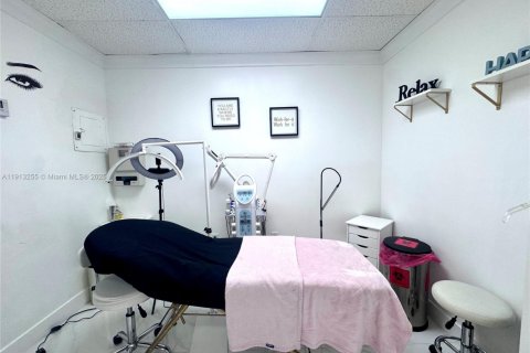 Immobilier commercial à vendre à Miami, Floride № 1969396 - photo 9