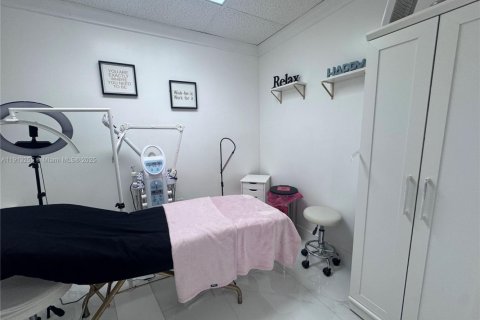 Immobilier commercial à vendre à Miami, Floride № 1969396 - photo 14