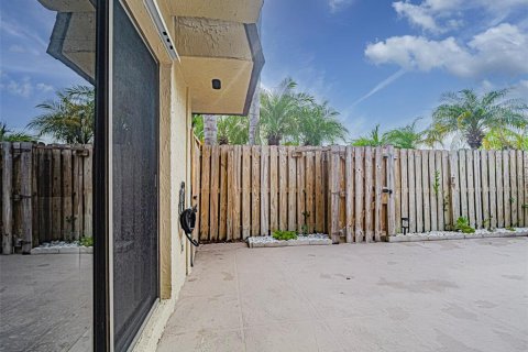 Townhouse in Vero Beach, Florida 2 bedrooms, 105.91 sq.m. № 2376881 - photo 25