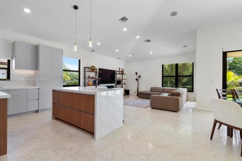 Villa ou maison à vendre à Weston, Floride: 5 chambres, 378.58 m2 № 1930626 - photo 10
