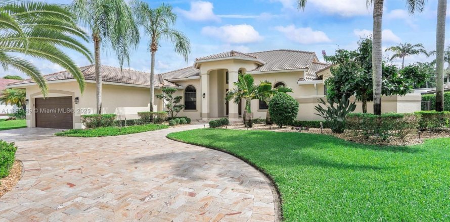 Villa ou maison à Weston, Floride 5 chambres, 378.58 m2 № 1930626