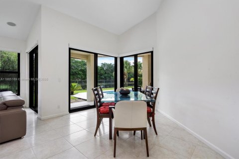 Villa ou maison à vendre à Weston, Floride: 5 chambres, 378.58 m2 № 1930626 - photo 13
