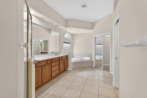 Villa ou maison à louer à Orlando, Floride: 4 chambres, 247.12 m2 № 2156387 - photo 19