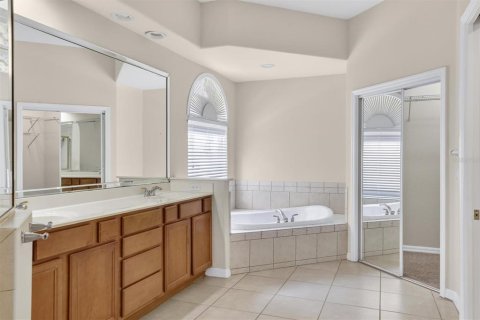 Villa ou maison à louer à Orlando, Floride: 4 chambres, 247.12 m2 № 2156387 - photo 20