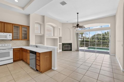 Villa ou maison à louer à Orlando, Floride: 4 chambres, 247.12 m2 № 2156387 - photo 6
