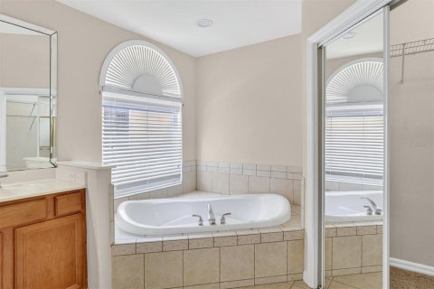 Villa ou maison à louer à Orlando, Floride: 4 chambres, 247.12 m2 № 2156387 - photo 21