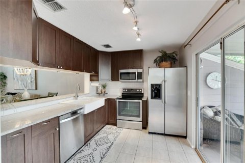 Touwnhouse à vendre à Palm Harbor, Floride: 2 chambres, 102.01 m2 № 1899954 - photo 4