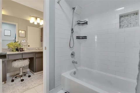 Touwnhouse à vendre à Palm Harbor, Floride: 2 chambres, 102.01 m2 № 1899954 - photo 22