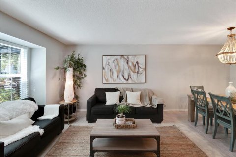 Touwnhouse à vendre à Palm Harbor, Floride: 2 chambres, 102.01 m2 № 1899954 - photo 2