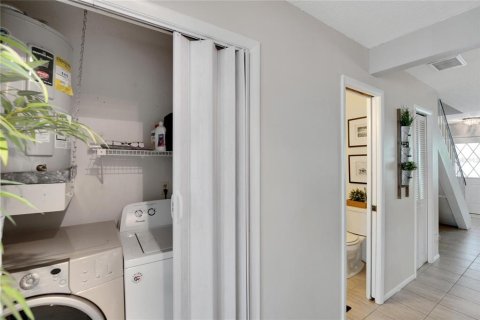 Touwnhouse à vendre à Palm Harbor, Floride: 2 chambres, 102.01 m2 № 1899954 - photo 10