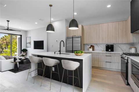 Adosado en venta en Tampa, Florida, 3 dormitorios, 170.2 m2 № 1681214 - foto 4