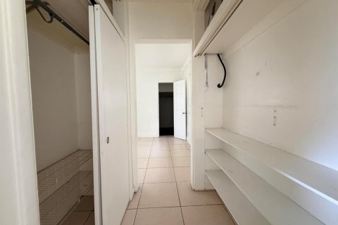 Apartment in Hollywood, Florida 1 bedroom, 189.61 sq.m. № 2191691 - photo 4