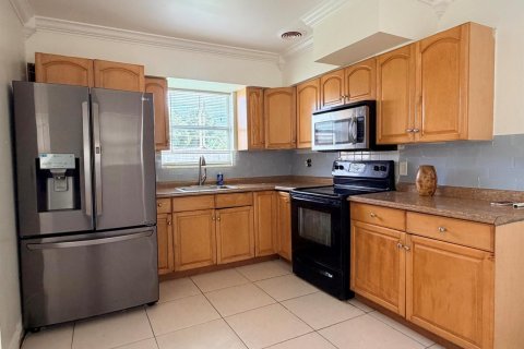 Apartment in Hollywood, Florida 1 bedroom, 189.61 sq.m. № 2191691