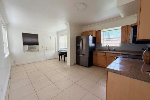 Apartment in Hollywood, Florida 1 bedroom, 189.61 sq.m. № 2191691 - photo 3