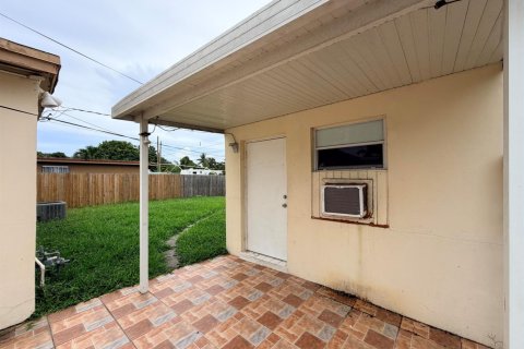 Apartment in Hollywood, Florida 1 bedroom, 189.61 sq.m. № 2191691 - photo 12