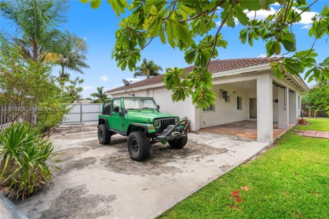Casa en venta en Homestead, Florida, 3 dormitorios, 134.62 m2 № 2087004 - foto 11