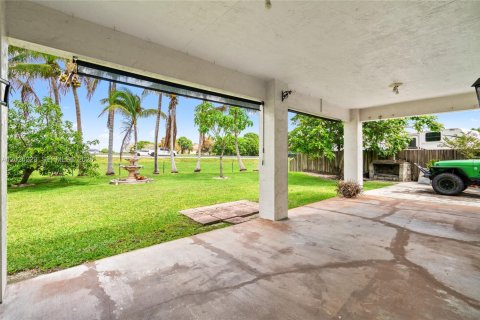 Casa en venta en Homestead, Florida, 3 dormitorios, 134.62 m2 № 2087004 - foto 12