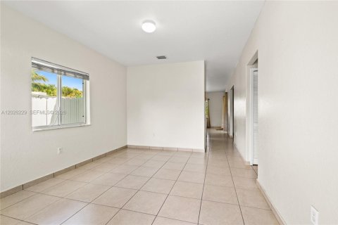 Casa en venta en Homestead, Florida, 3 dormitorios, 134.62 m2 № 2087004 - foto 13