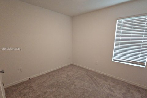 Снять в аренду виллу или дом в Киссимми, Флорида 5 спален, 212.47м2, № 2034570 - фото 11