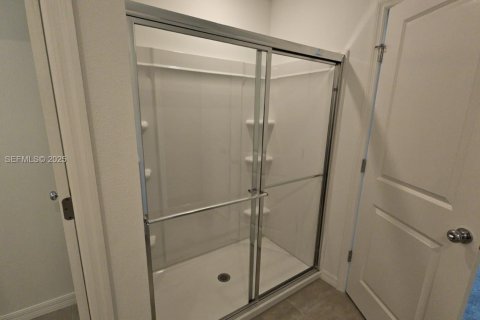 Снять в аренду виллу или дом в Киссимми, Флорида 5 спален, 212.47м2, № 2034570 - фото 27