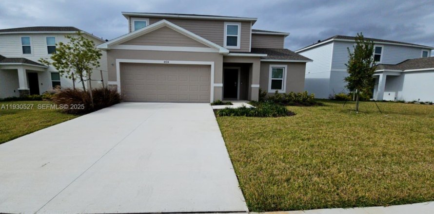 Дом в Киссимми, Флорида 5 спален, 212.47м2 № 2034570