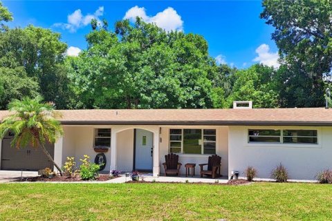 House in Orlando, Florida 3 bedrooms, 176.98 sq.m. № 2299361