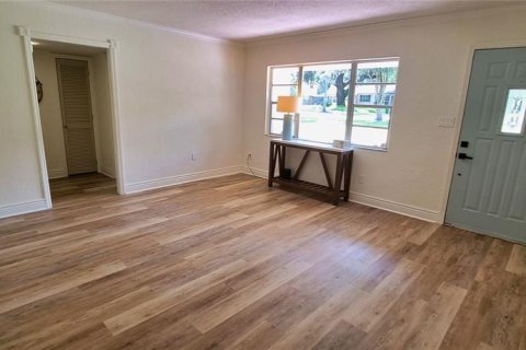 House in Orlando, Florida 3 bedrooms, 176.98 sq.m. № 2299361 - photo 7