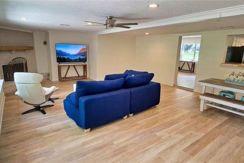 House in Orlando, Florida 3 bedrooms, 176.98 sq.m. № 2299361 - photo 4