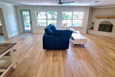 House in Orlando, Florida 3 bedrooms, 176.98 sq.m. № 2299361 - photo 10