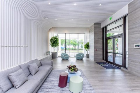 Commercial property in Aventura, Florida № 1981896 - photo 14