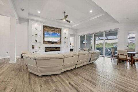 House in Sarasota, Florida 4 bedrooms, 332.5 sq.m. № 1804987 - photo 6