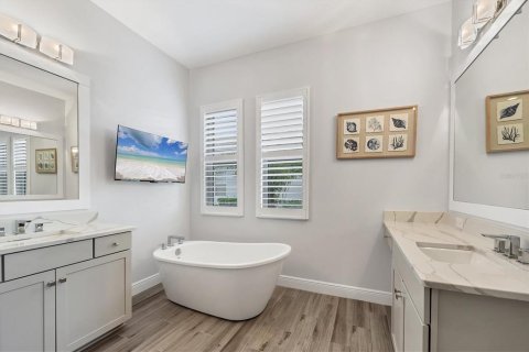 House in Sarasota, Florida 4 bedrooms, 332.5 sq.m. № 1804987 - photo 19
