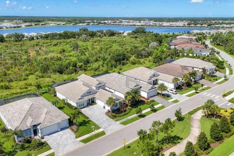 House in Sarasota, Florida 4 bedrooms, 332.5 sq.m. № 1804987 - photo 2