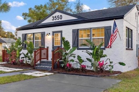 Villa ou maison à Saint Petersburg, Floride 2 chambres, 66.89 m2 № 2329135