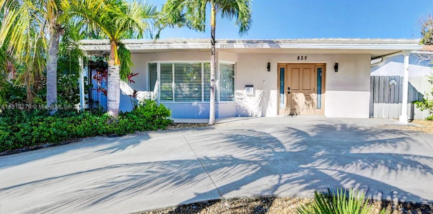 Villa ou maison à Hollywood, Floride 4 chambres, 176.51 m2 № 1980593