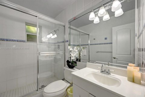 Villa ou maison à louer à Hollywood, Floride: 4 chambres, 176.51 m2 № 1980593 - photo 14