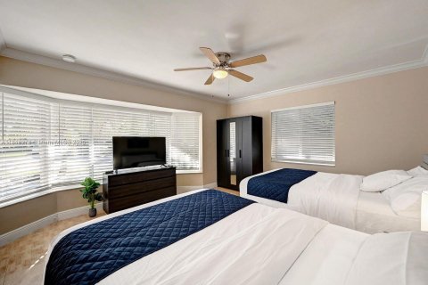 Villa ou maison à louer à Hollywood, Floride: 4 chambres, 176.51 m2 № 1980593 - photo 13