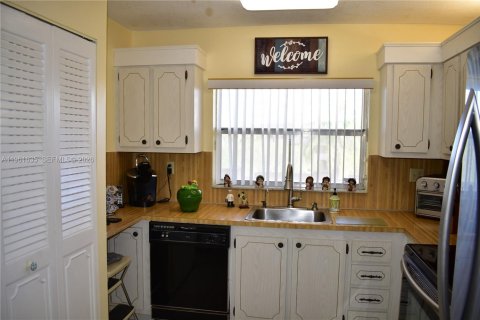 Condo in Sunrise, Florida, 2 bedrooms  № 2024484 - photo 6