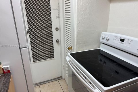 Condominio en venta en North Miami Beach, Florida, 1 dormitorio, 49.24 m2 № 1889393 - foto 15