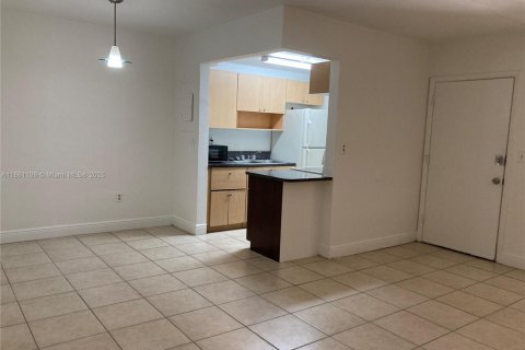 Condominio en venta en North Miami Beach, Florida, 1 dormitorio, 49.24 m2 № 1889393 - foto 5