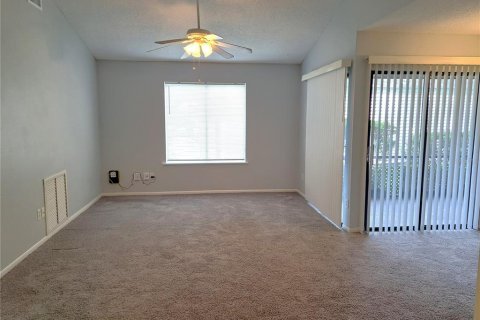 House in Winter Springs, Florida 3 bedrooms, 110.74 sq.m. № 1905110 - photo 13