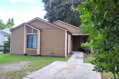 House in Winter Springs, Florida 3 bedrooms, 110.74 sq.m. № 1905110 - photo 1