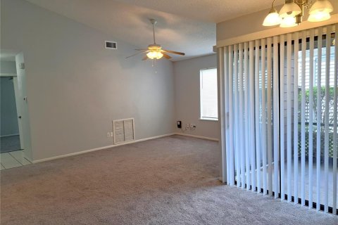 House in Winter Springs, Florida 3 bedrooms, 110.74 sq.m. № 1905110 - photo 12