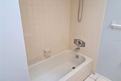 House in Winter Springs, Florida 3 bedrooms, 110.74 sq.m. № 1905110 - photo 28