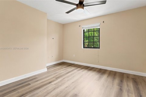 Touwnhouse à louer à Miami, Floride: 3 chambres, 165.09 m2 № 2387868 - photo 28