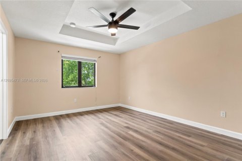 Touwnhouse à louer à Miami, Floride: 3 chambres, 165.09 m2 № 2387868 - photo 7
