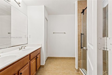 Touwnhouse à louer à Miami, Floride: 3 chambres, 165.09 m2 № 2387868 - photo 13