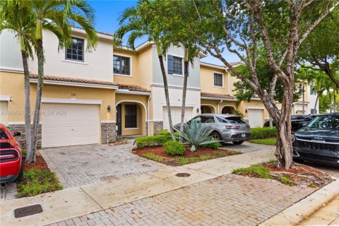 Touwnhouse à Miami, Floride 3 chambres, 165.09 m2 № 2387868