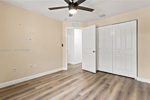 Touwnhouse à louer à Miami, Floride: 3 chambres, 165.09 m2 № 2387868 - photo 24